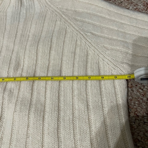 Womens Cabelas sweater cream - Picture 4 of 5